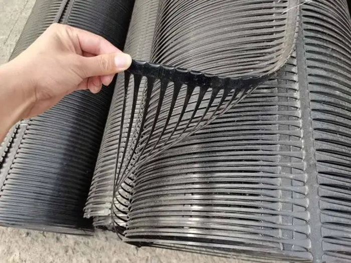 钢塑格栅可以大大提高公路的承载能力